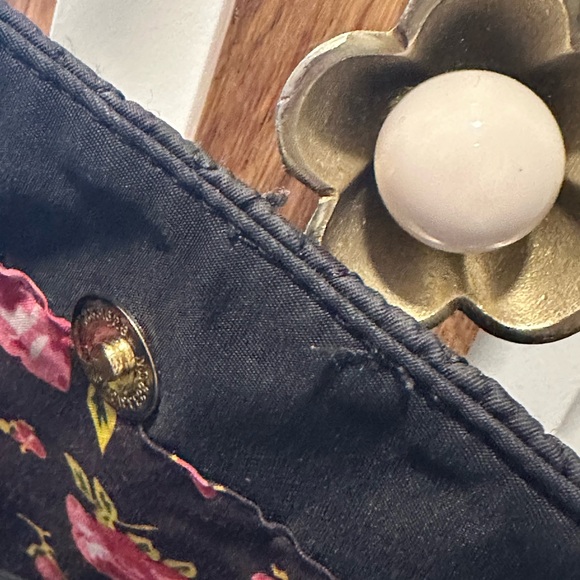 Betsy Johnson Black Heart Quilted Tote Bag - Picture 8 of 11